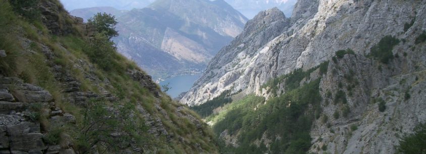 In den Bergen ueber der Bucht von Kotor