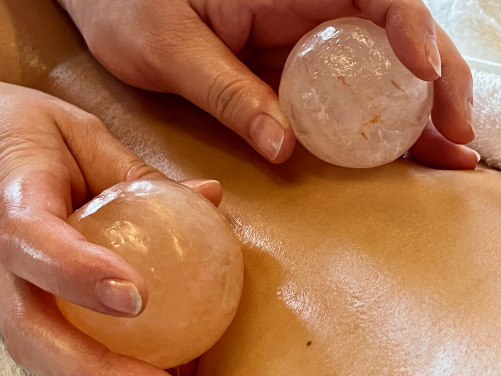 Cuxhaven Therme Salzkugel Massage